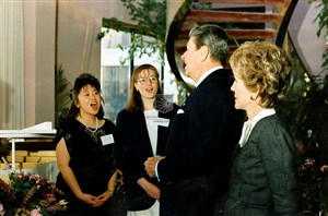 Image description is not available for 1992.220